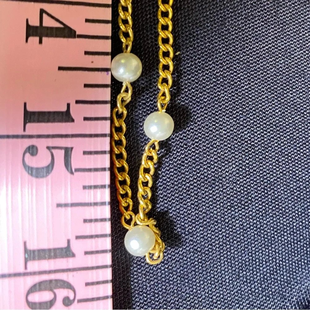 Simple Gold Tone Chain and Faux Pearl Fashion Necklace. Great for Layering. 16” - Picture 4 of 4